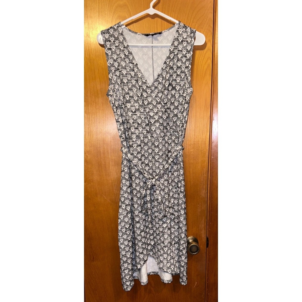 41 Hawthorn Sleeveless V Neck Tie Waist Black Chevron Faux Wrap Dress Large